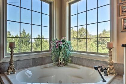 Upscale Mountain Home with View 10 Mi to Dwtn! - image 15