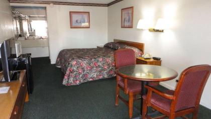 Budget Inn Franklinton - image 9