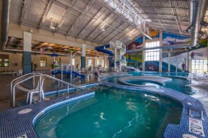 New Luxury Loft #12 Near Resort With Huge Hot Tub & Views - FREE Activities & Equipment Rentals Daily - image 4