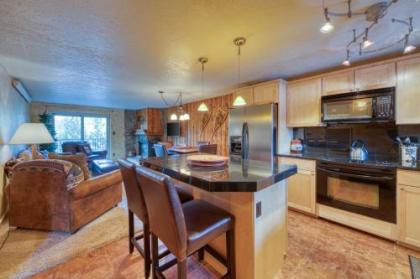 2 Bed 2 Bath Vacation home in Winter Park - image 5