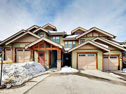 New Listing! Mountain Haven On Ski Shuttle Route Townhouse - image 4