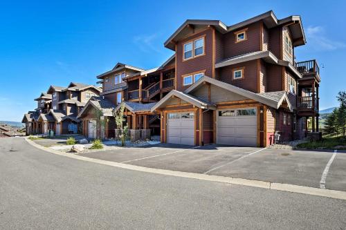 Winter Park Condo with Hot Tub and Mountain Views! - image 2