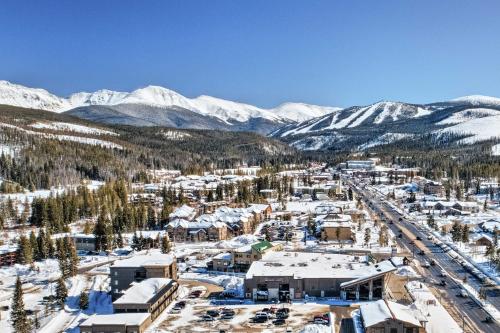 Winter Park Condo with Hot Tub and Shuttle-Walk to Town - image 5