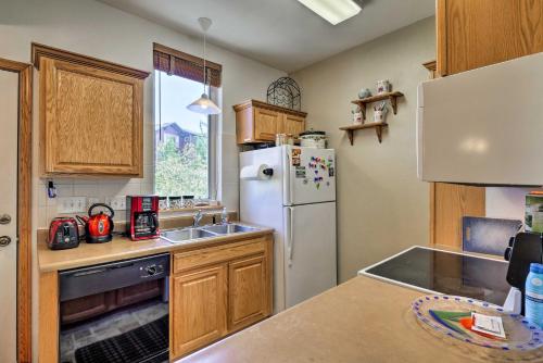 Fraser Condo with Ski Shuttle and Hot Tub Access! - image 2