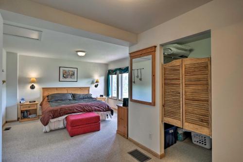 Fraser Condo with Ski Shuttle and Hot Tub Access! - image 4