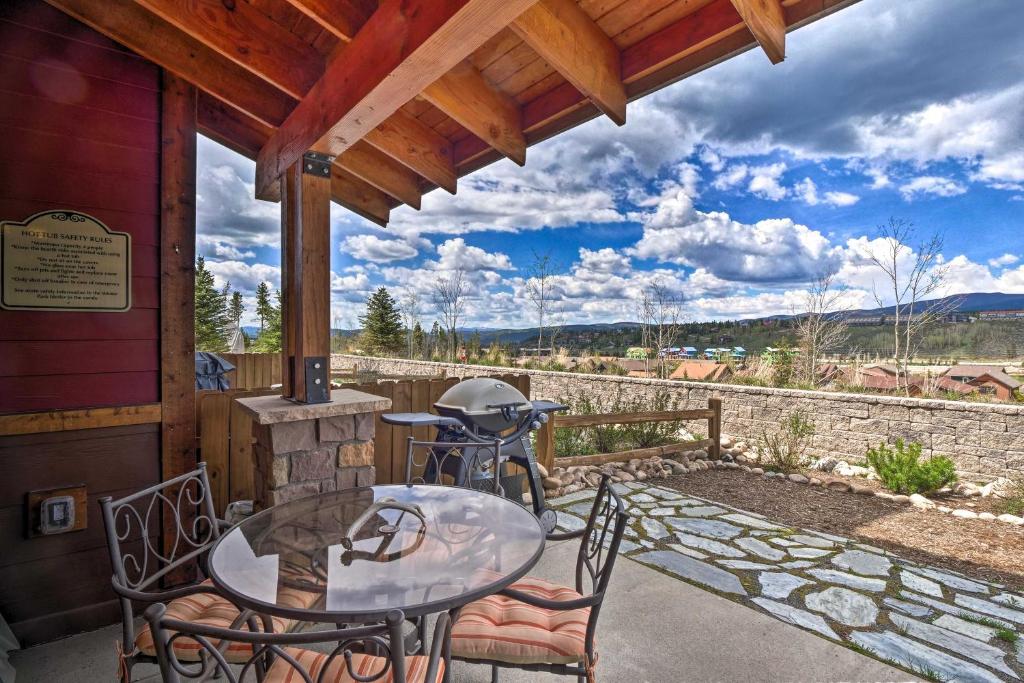 Fraser Condo with Views and Hot Tub Near Winter Park! - image 3