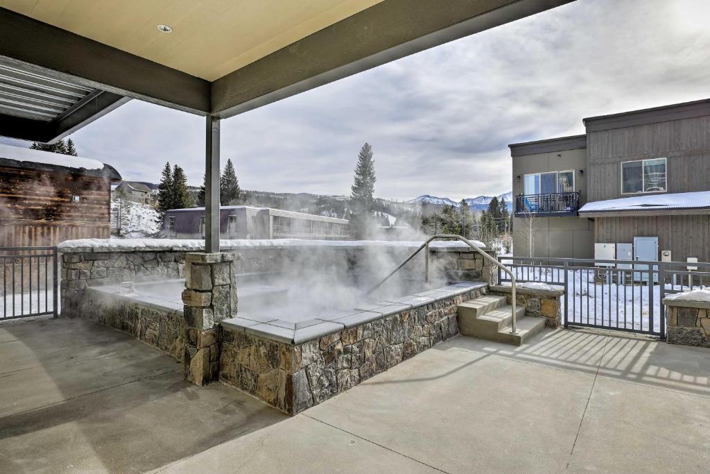 Winter Park Condo with Fireplace 4 Mi to Slopes - image 2