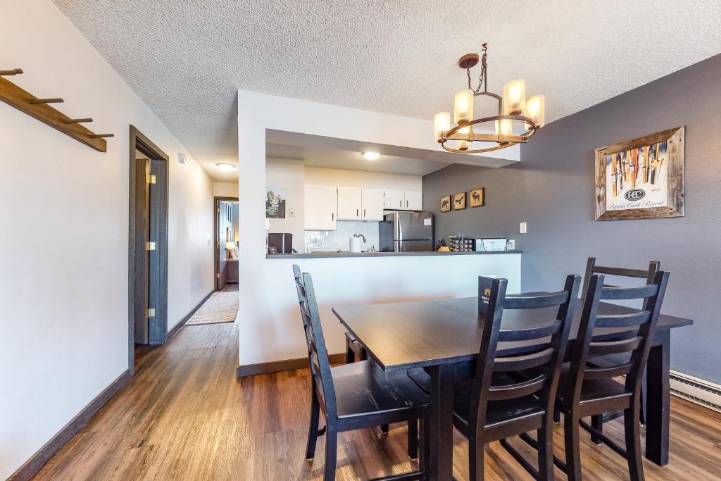 Modern Meadow Ridge Condo - image 6