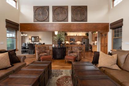 Luxury Chalet #250 Near Resort Hot Tub Fire Pit & Great Views - FREE Activities & Equipment Rentals Daily - image 3