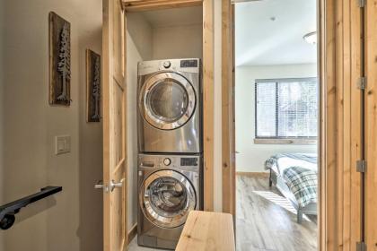 Modern Chalet with Hot Tub and Winter Park Shuttle - image 13