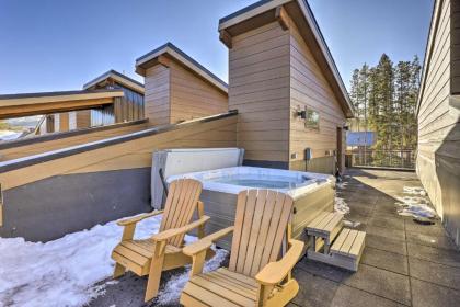 Modern Chalet with Hot Tub and Winter Park Shuttle - image 16