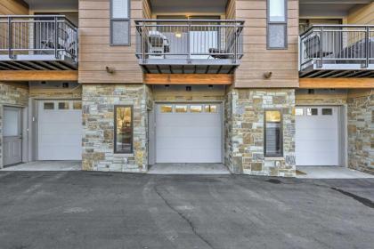 Modern Chalet with Hot Tub and Winter Park Shuttle - image 17