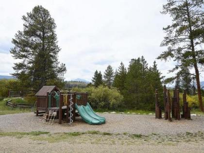 Luxury Chalet #127 Near Resort - Hot Tub & Views - FREE Activities & Equipment Rentals Daily - image 3