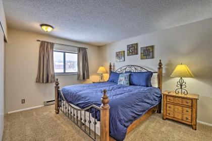 Fraser Condo with Balcony Walk to Ski Shuttle! - image 12