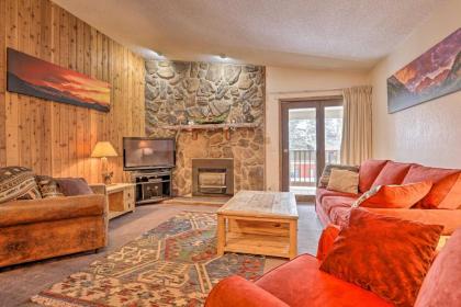 Cozy Winter Park Condo Walk to Ski Shuttle Colorado