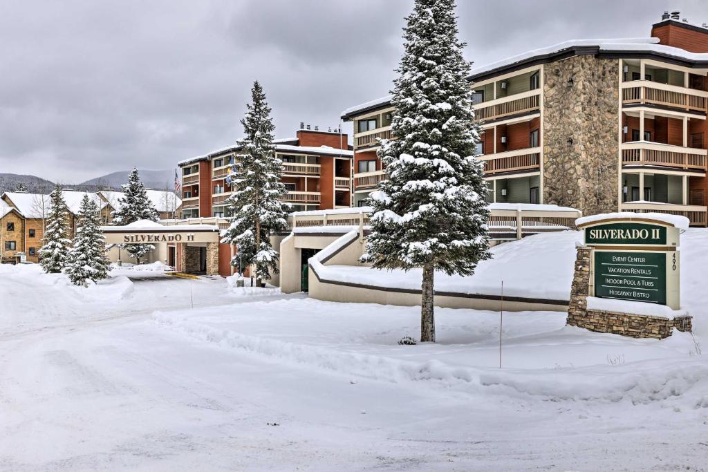 Cozy Winter Park Condo Walk to Ski Shuttle! - image 2