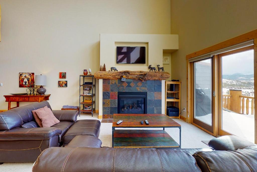 Spruce Ridge Retreat - image 2