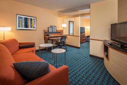 Fairfield Inn & Suites by Marriott Frederick - image 9