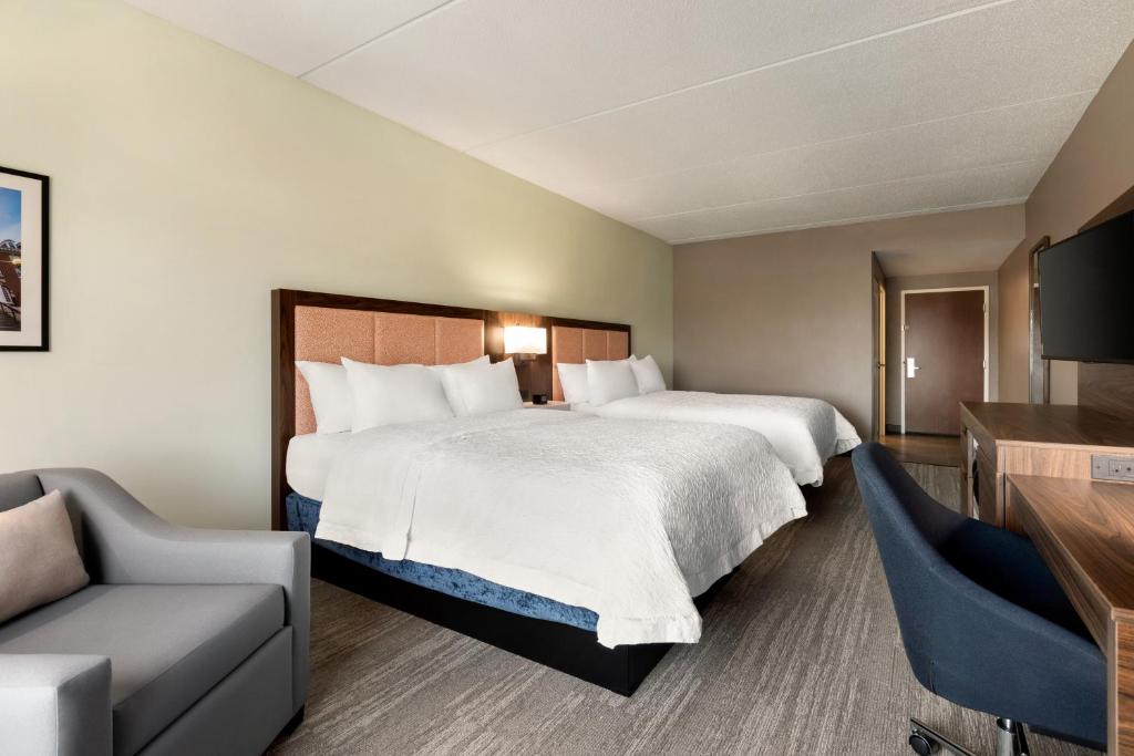 Hampton Inn & Suites Frederick/Fort Detrick - image 6