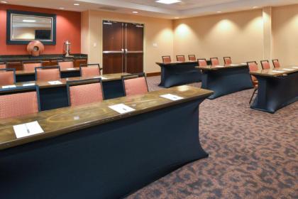 Hampton Inn Frederick - image 15