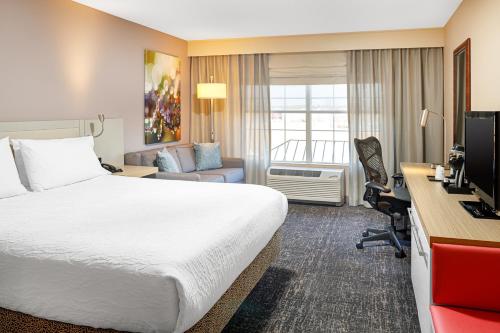 Hilton Garden Inn Fredericksburg - image 3