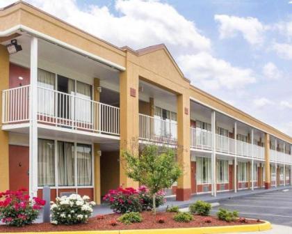 Quality Inn Fredericksburg near Historic Downtown - image 1