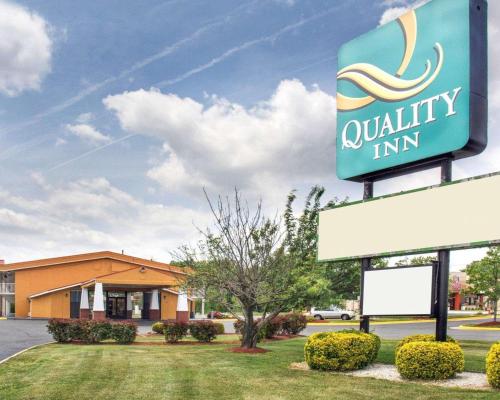 Quality Inn Fredericksburg near Historic Downtown - image 2