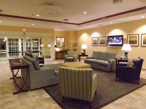 Candlewood Suites Fredericksburg an IHG Hotel - main image