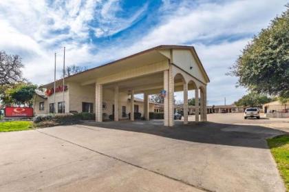 Econo Lodge Fredericksburg - image 1