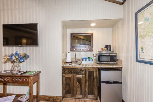 Vineyard Trail Cottages- Adults Only - image 5