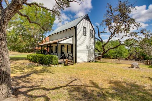 Fredericksburg Farmhaus - main image