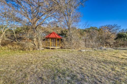 The Almond @ Mendelbaum Winery Guest Cabins - image 5