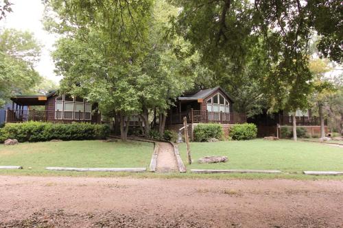 The Fig @ Mendelbaum Winery Guest Cabins - image 3