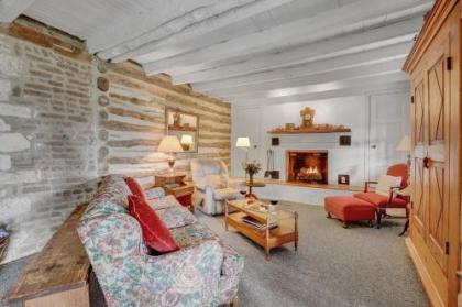 Historic Log Cabin Retreat Near Town on 5 Acres! - image 5