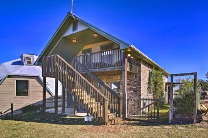 Cozy Cottage Close to Hill Country Vineyards! - image 2