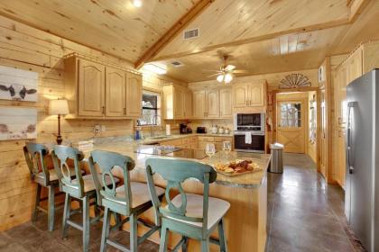 Stunning Luxury Cabin Near Town Wheelchair Access - image 15