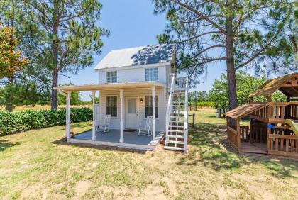 Fischer Farmhouse - image 6