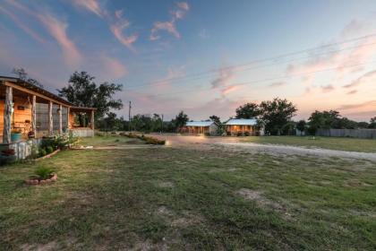 HR Cabin 4 - The Sunflower Cottage - image 8