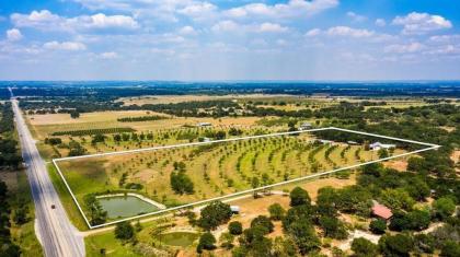 Pecan Farm Haus - image 8