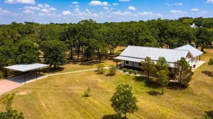 Pecan Farm Haus - image 9