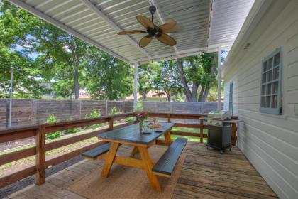 New Gorgeous Home Near Main St with Firepit and Grill - image 10