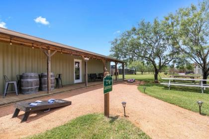 Stunning Luxury Travel Trailer Home with Hot Tub and Grill - image 10