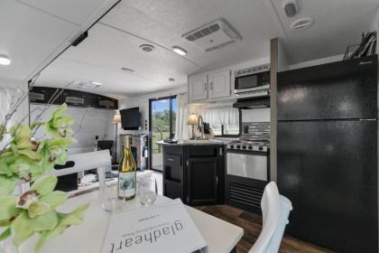 Stunning Luxury Travel Trailer Home with Hot Tub and Grill - image 2