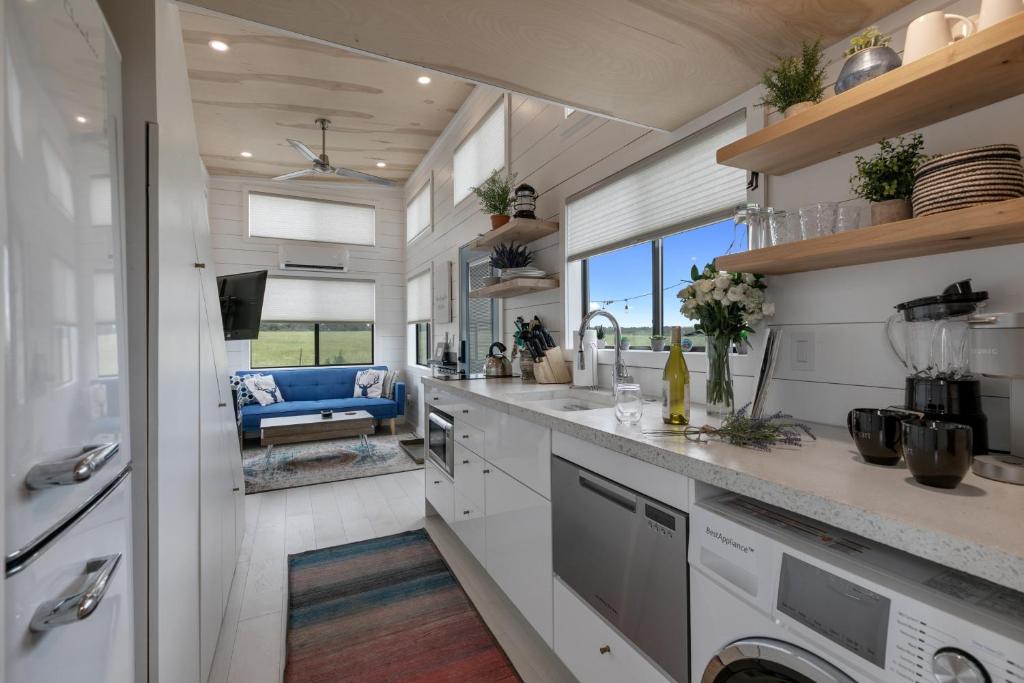 NEW Luxury Tiny Home with Hot Tub and Grill - image 7