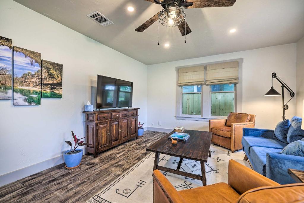 Chic Fredericksburg Abode Near Main Street! - image 4