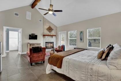 Luxury Cottage with Views Fireplace & Grill! - image 2