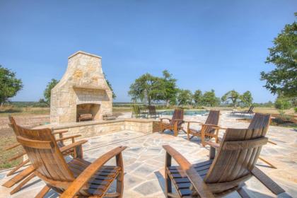 Huge Luxury Home on 13 Acres with Views & Firepit - image 3