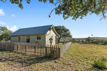 Cottage at Twin Oaks - image 15