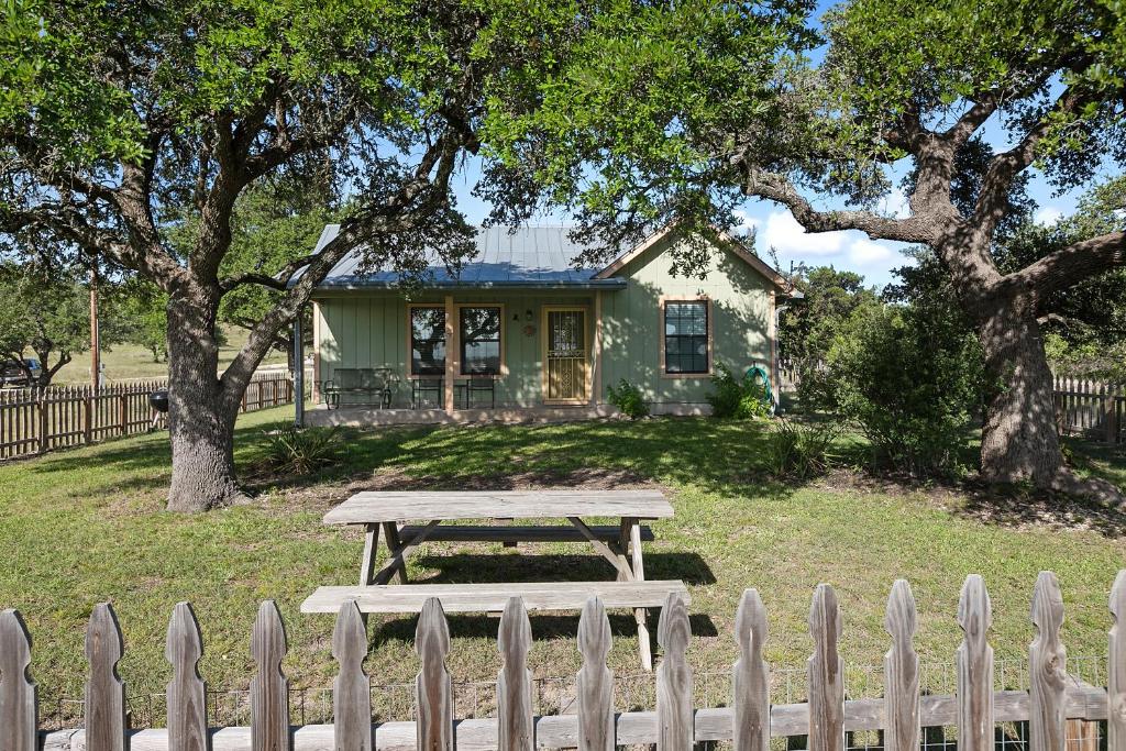 Cottage at Twin Oaks - image 2