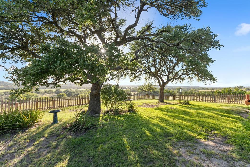 Cottage at Twin Oaks - image 4